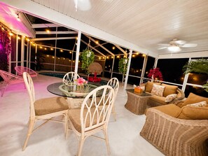 Outdoor dining - Pool Home w/ Backyard Oasis • Tampa • Sleeps 8 (Lutz)