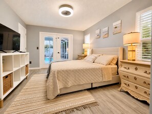 Room - Pool Home w/ Backyard Oasis • Tampa • Sleeps 8 (Lutz)