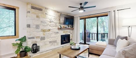 TV, fireplace