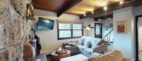 Televisie en een open haard