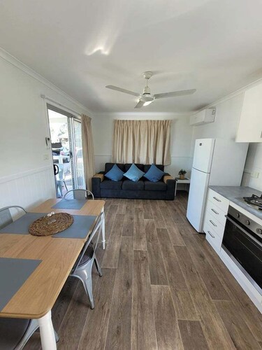 Morton A - Cabin with Views and Deck