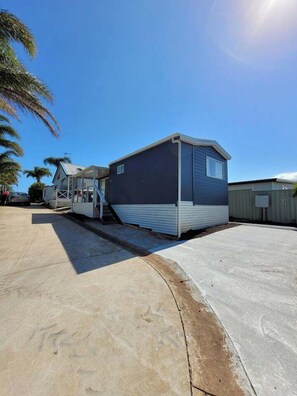 Exterior - Morton A - Cabin with Views and Deck (Mollymook)