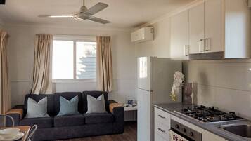 Fridge, oven, stovetop, electric kettle