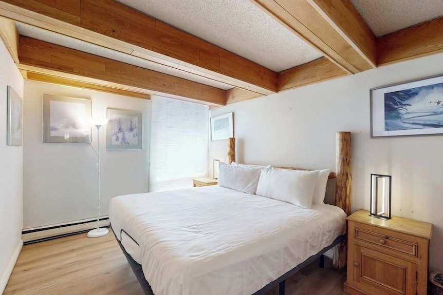 Spacious Condo W/ Fast Wifi, Shared Pool & Hot Tub - Convenient Location - Vail, CO