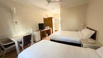Family Quadruple Room | Iron/ironing board, free WiFi