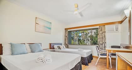 The Reef Motel