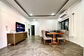 Dining - 4-bedroom barn perfect living area .1 km.walk to naihan beach (Rawai)