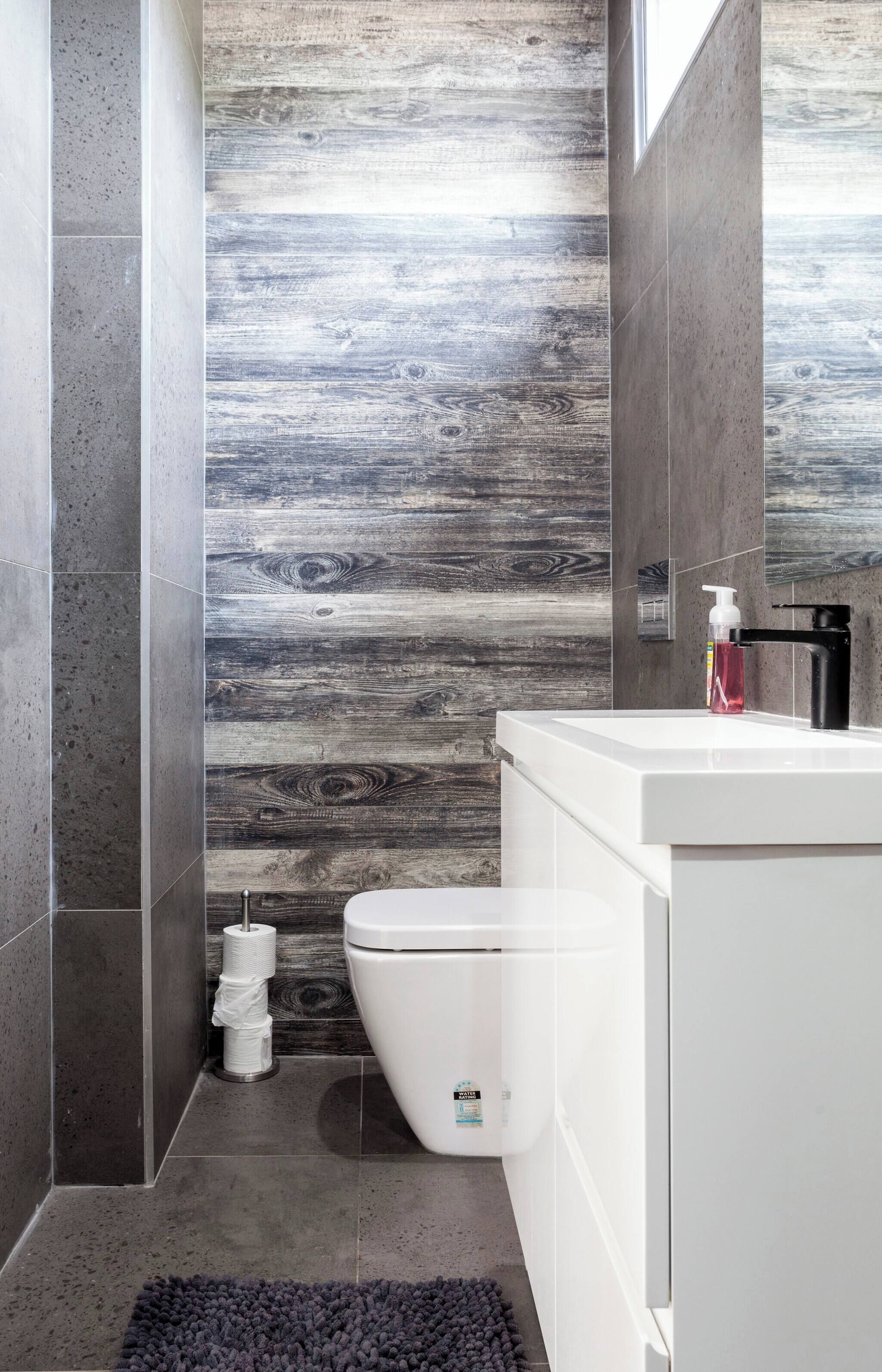 Studio | Bathroom