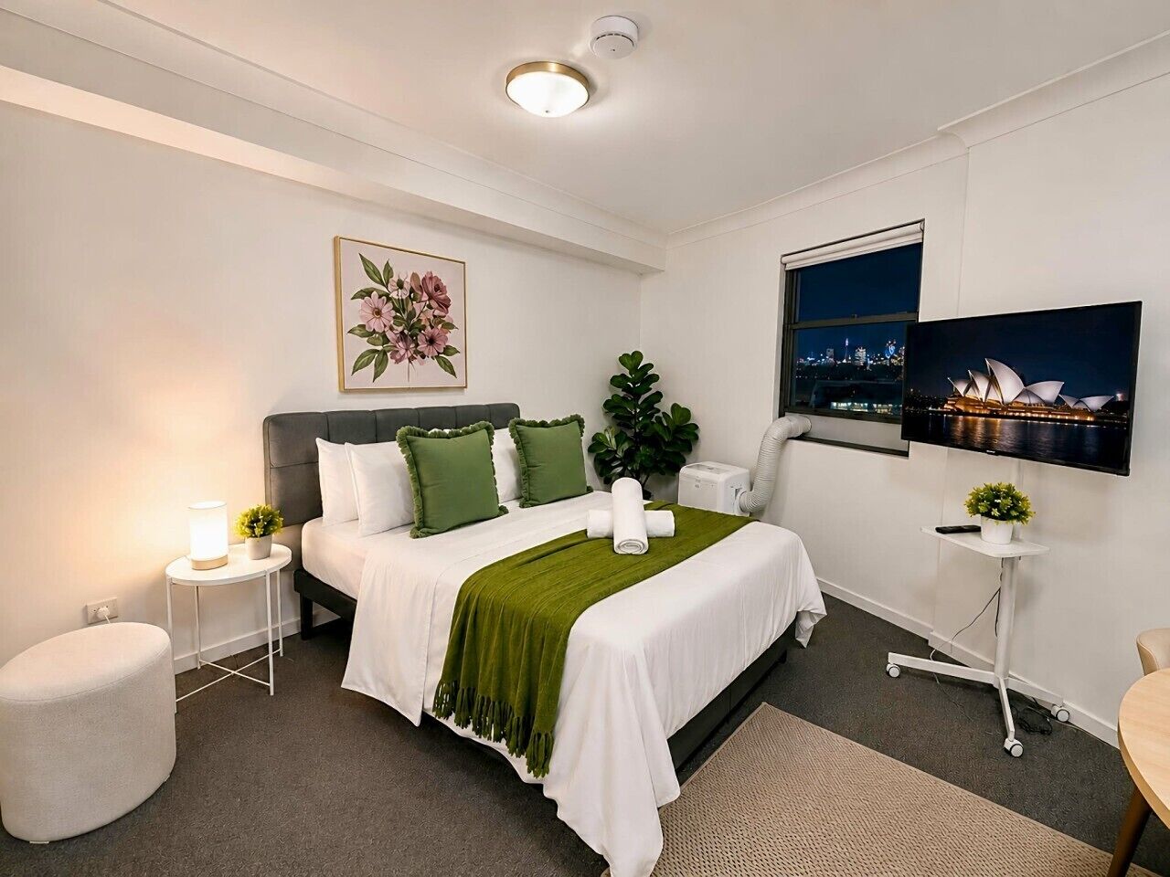 Iron/ironing board, WiFi, bed sheets