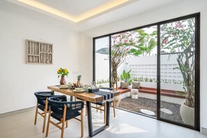Villa Design, 2 camere da letto, piscina privata | Ristoranti