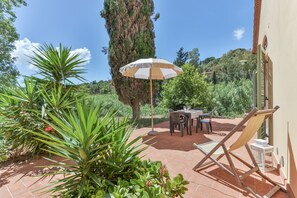 Outdoor dining - Villa Ponte Reale, Porto Azzurro, Reale (Porto Azzurro)