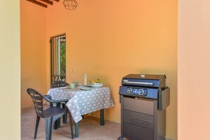 Outdoor dining - Villa Ponte Reale, Porto Azzurro, Reale (Porto Azzurro)