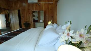 Superior Suite, Balcony, Mountain View | In-room safe, soundproofing, iron/ironing board, free WiFi