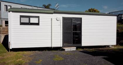 Yerriyong 7 - Family Cabin Sleeps 5 Mollymook