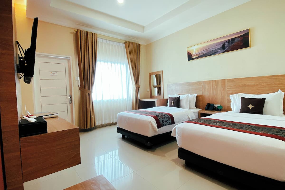 Habitación superior con 1 cama matrimonial o 2 individuales, balcón, vista al mar | Wifi gratis y ropa de cama 