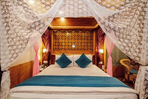 Free WiFi - Snow Creek By JNS Hotels CentrallyHeated (Manali)