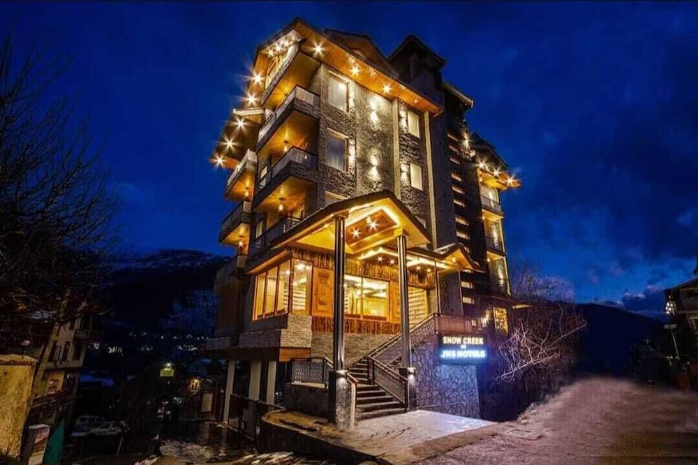 Snow Creek By JNS Hotels CentrallyHeated