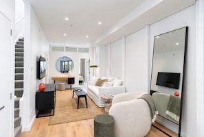 Unclassified image, 2 of 36, button - The Windsor | Wellington CBD | Stylish 3BR (Te Aro)