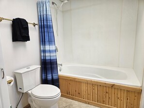 Towels, toilet paper - 1-bedroom apartment in Valdez (Valdez)