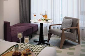 Comfort Double Room, City View | Desk, laptop workspace, soundproofing, free WiFi - K.K Fashion Hotel (Chongqing)
