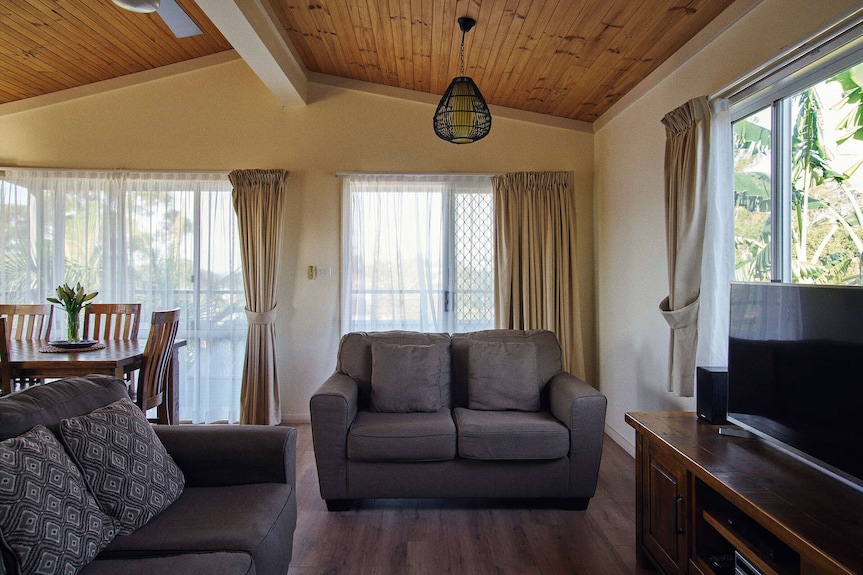 Meroo Hous - Three-bedroom Home With Sea Views - Mollymook