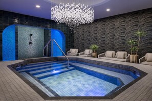 Pool - Full Residence Retreat w/ BBQ Area & Luxury Tub | Steps to Golf & Spa (Campbell River)
