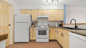 Fridge, microwave, oven, dishwasher