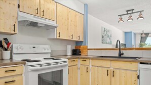 Unclassified image, 5 of 16, button - Cute Bankview 2BDRM Unit w/ Amazing YYC Views! (Calgary)