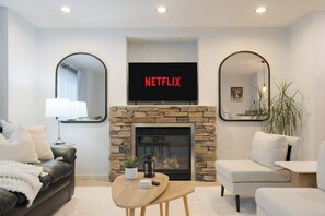 Unclassified image, 2 of 47, button - Entire Modern House Bright & Spacious - Calgary (Calgary)
