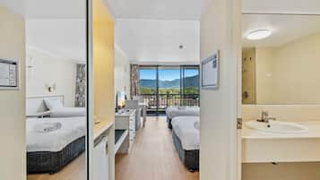 Twin Room, Mountain View