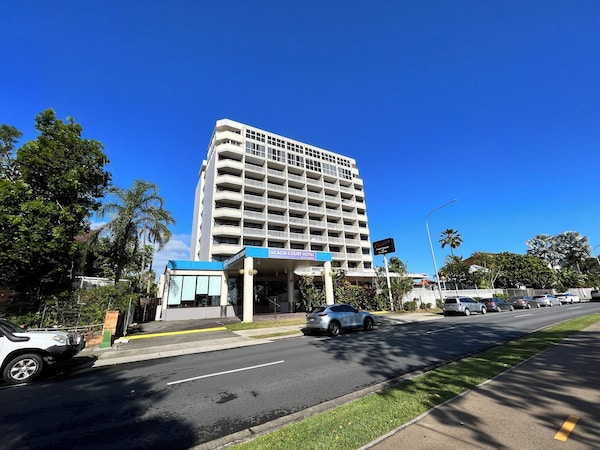 The Oceanfront Cairns - Cairns