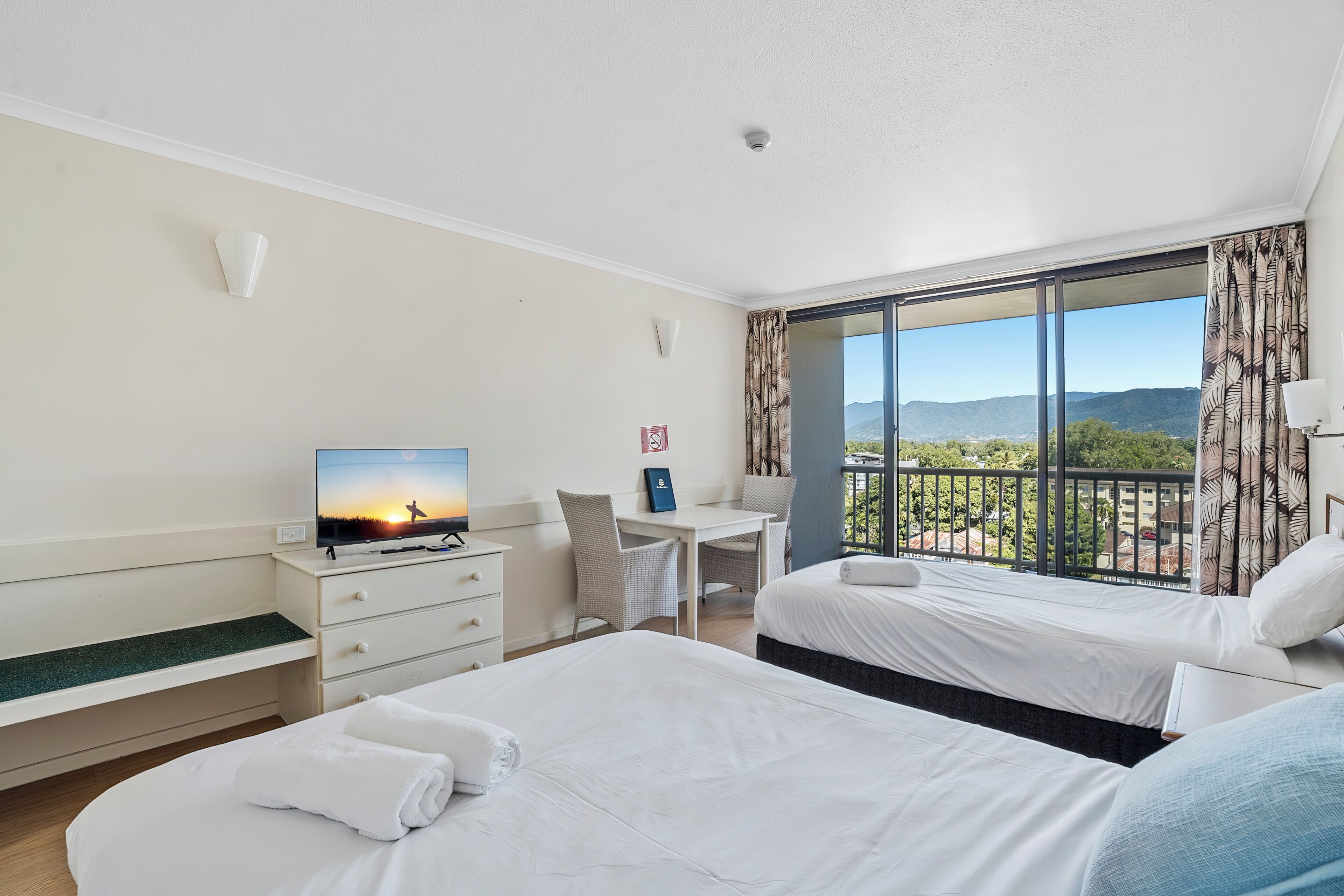 Twin Room, Mountain View | Desk, iron/ironing board, free WiFi, bed sheets