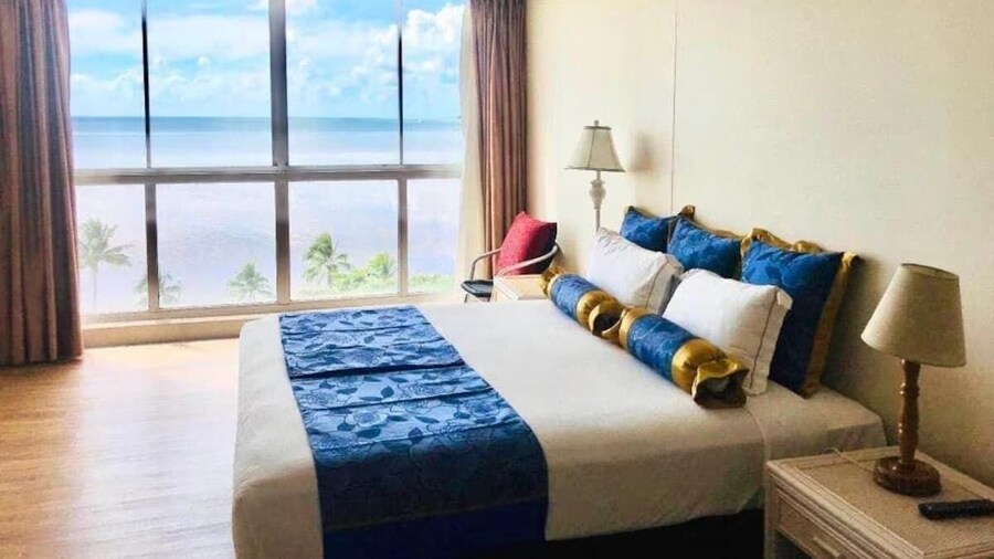 The Oceanfront Cairns