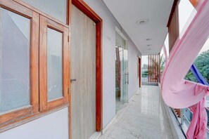 Exterior detail - Hotel Gray Stone (Noida)
