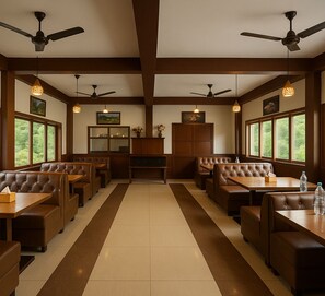 Dining - Chaman Vatika (Kasol)