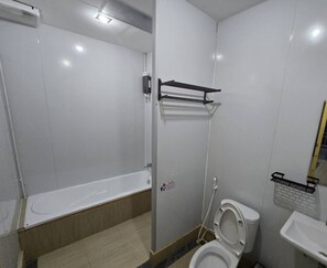 Free toiletries, hair dryer, towels, soap - Oasis Phamee (Ko Pha-ngan)