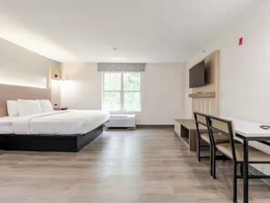 Tabla de planchar con plancha, wifi, ropa de cama