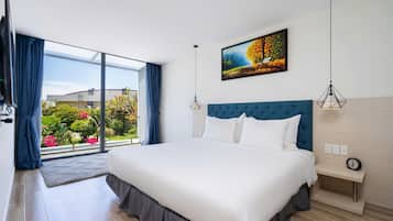 Villa, 3 Schlafzimmer, Terrasse, Blick auf den Innenhof | Schreibtisch, Bügeleisen/Bügelbrett, kostenloses WLAN