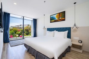 Villa, 3 Bedrooms, Patio, Courtyard View | Desk, iron/ironing board, free WiFi