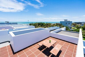 Villa, 3 Bedrooms, Patio, Courtyard View | Outdoor dining