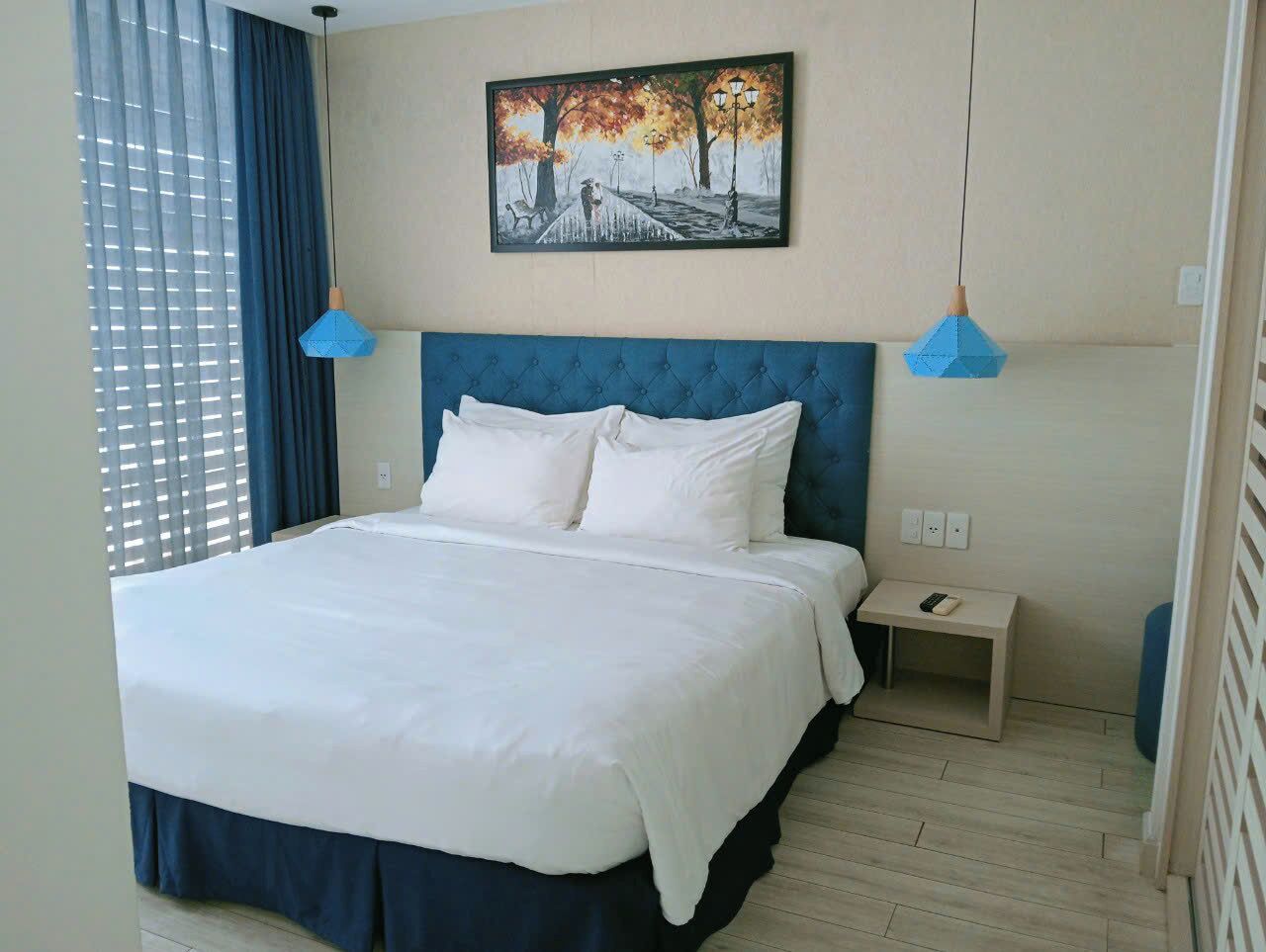 Habitación doble Deluxe | Tabla de planchar con plancha, wifi gratis y ropa de cama 