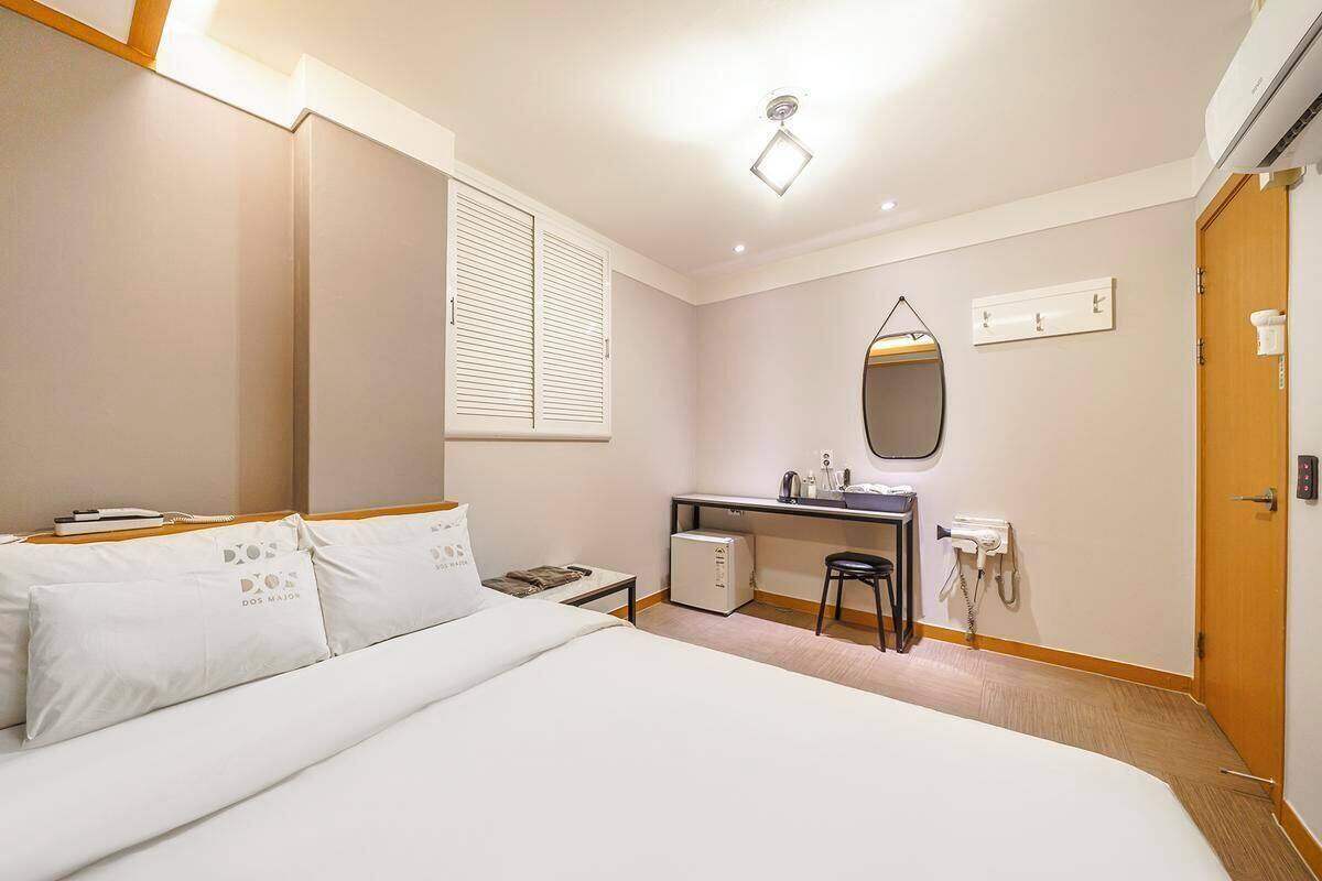 Deluxe Double Room | Desk, laptop workspace, free WiFi