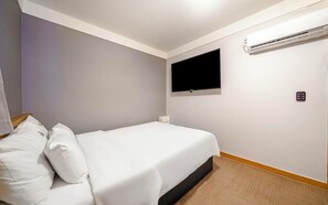 Deluxe-Doppelzimmer | Schreibtisch, laptopgeeigneter Arbeitsplatz, kostenloses WLAN