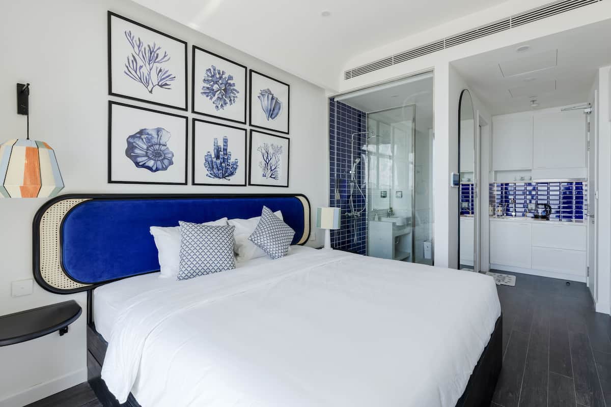 Studio, Balcony, Courtyard View | Meja, Wi-fi percuma, cadar katil 