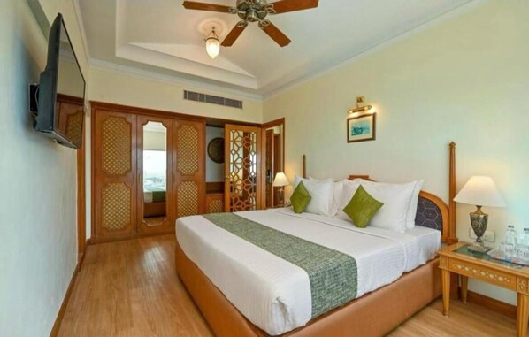 Desk, free WiFi - Hotel Diamond Inn By Hint Hotels Pvt Ltd (New Delhi)