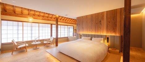 Double Room, 1 King Bed, Non Smoking, Patio | In-room safe, desk, free WiFi
