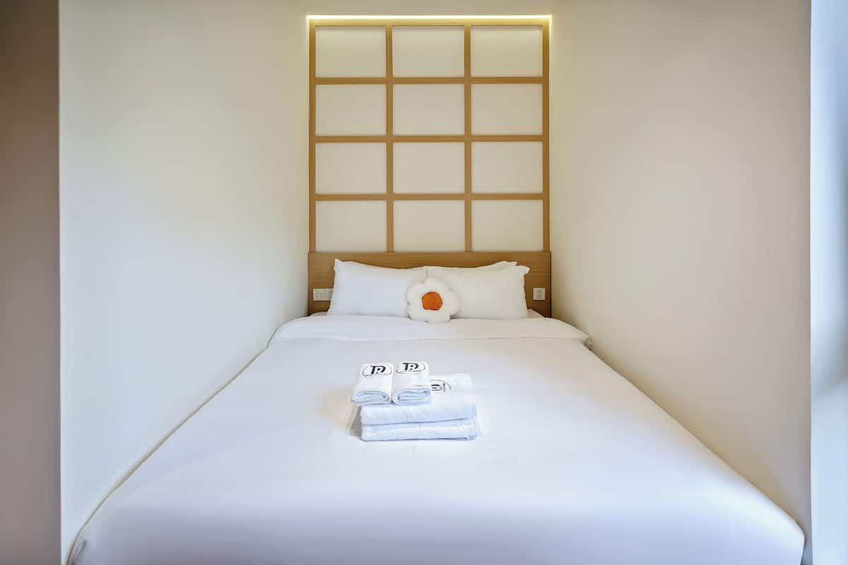 Tatami Double Room | Premium bedding, free WiFi, bed sheets