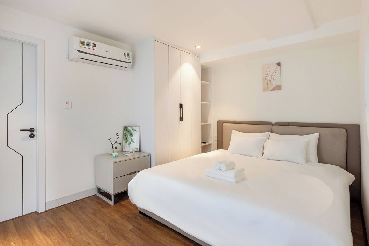 Suite Balcony, Annex building | Premium bedding, free WiFi, bed sheets