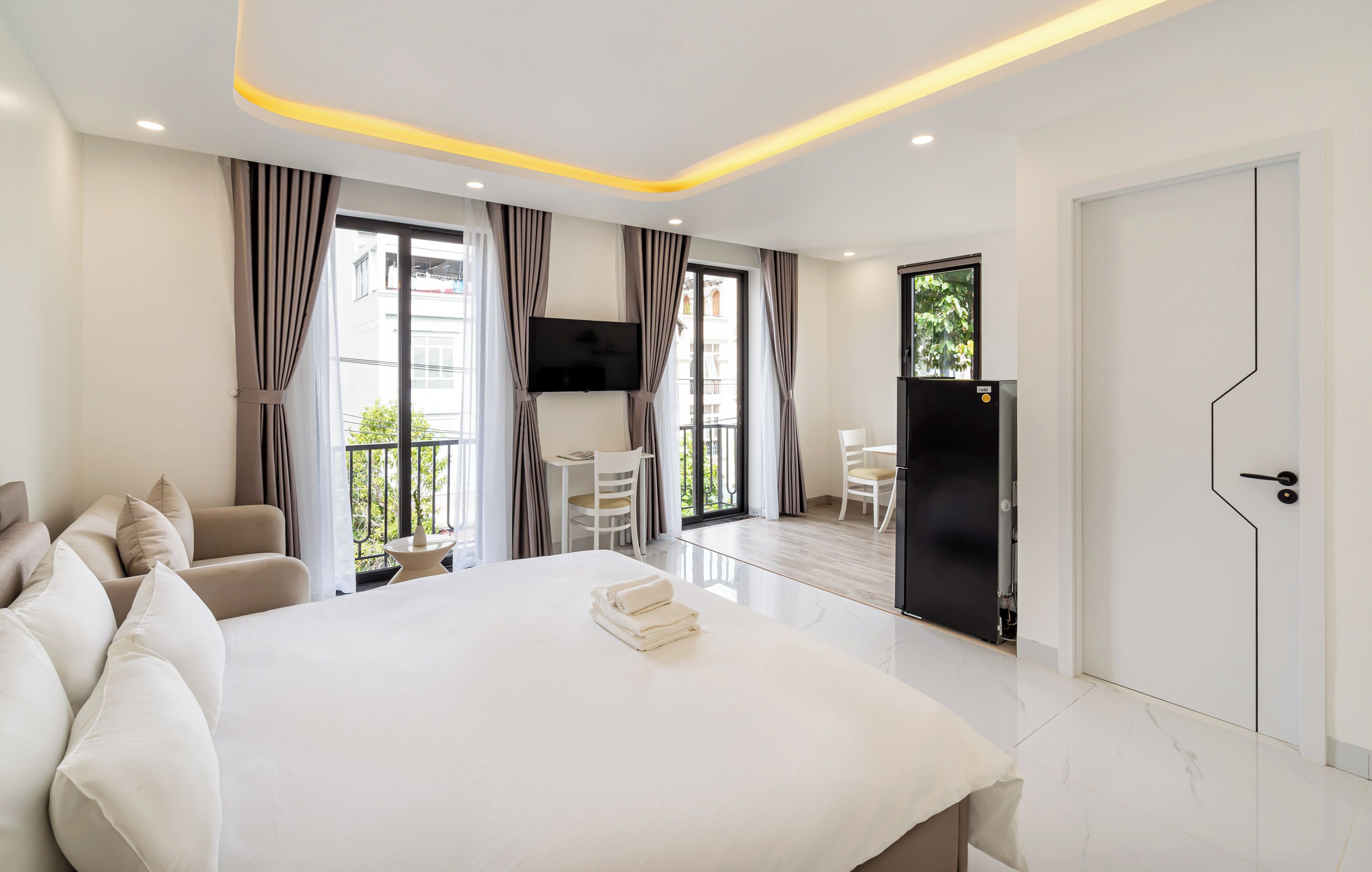 Deluxe King Balcony, Annex building | Premium bedding, free WiFi, bed sheets