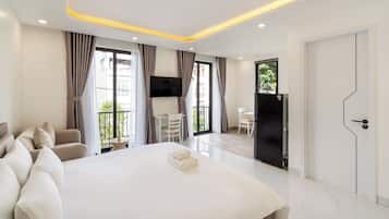 Deluxe King Balcony, Annex building | Premium bedding, free WiFi, bed sheets